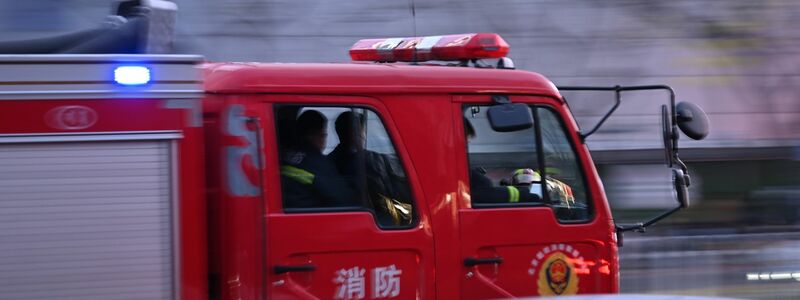 Nach tagelangen heftigen Regenfällen stürzte die Fahrbahn einer Autobahn in der Provinz Guangdong ein (Archivbild). - Foto: Johannes Neudecker/dpa