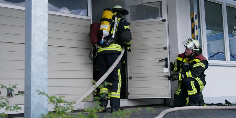 FW Celle: Einsatzübungen bei der Lebenshilfe und der Lobetalarbeit in Altencelle - Foto: presseportal.de