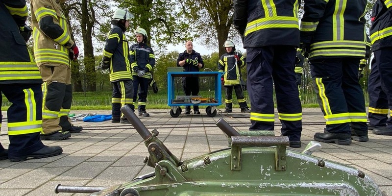 FW-OLL: Neue Einsatzkräfte erfolgreich ausgebildet: Kreisfeuerwehr Oldenburg bereichert um qualifizierten Nachwuchs - Foto: presseportal.de