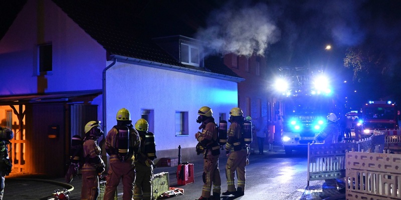 FW Pulheim: Zimmerbrand in Dansweiler - Foto: presseportal.de