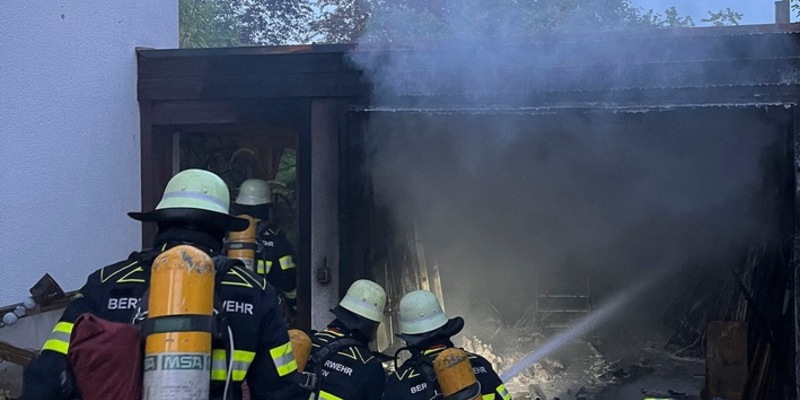 FW-M: Schnelles Eintreffen verhindert Brandausbreitung (Untermenzing) - Foto: presseportal.de