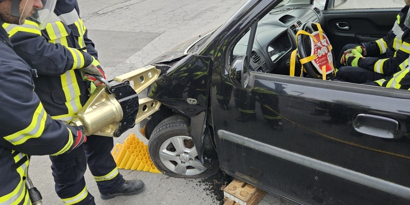 FW-AR: 16 Einsatzkräfte beenden ihre Grundausbildung - Foto: presseportal.de