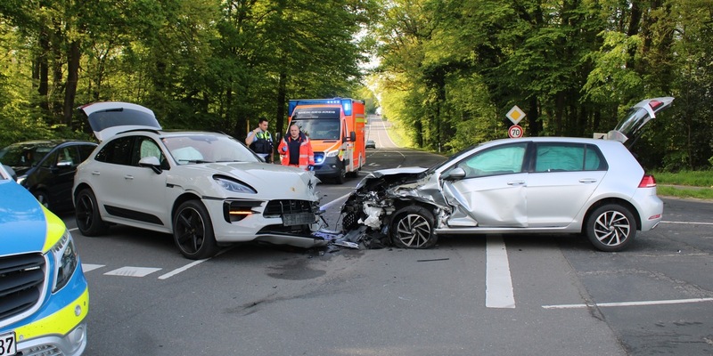 POL-SU: Frontalzusammenstoß zweier Pkw/Drei Personen leicht verletzt - Foto: presseportal.de