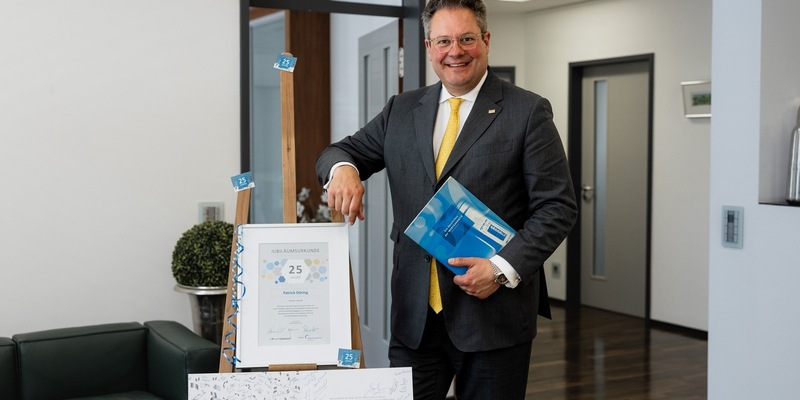 Patrick Döring feiert Jubiläum bei der Wertgarantie Group / Vorstandsvorsitzender seit 25 Jahren im Unternehmen - Foto: presseportal.de