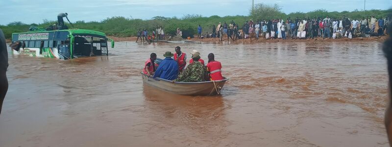 Die Regenzeit in Kenia wird in diesem Jahr durch das Wetterphänomen El Niño verstärkt. Die Folge sind Überschwemmungen (Archivbild). - Foto: Uncredited/AP/dpa