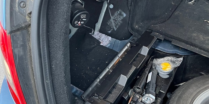 HZA-MS: Zoll Münster findet Kokain und Heroin bei PKW-Kontrolle / Zollbeamte und Zollhund Merlin haben richtigen Riecher auf der A 30 - Foto: presseportal.de