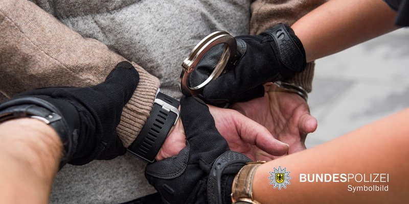 Bundespolizeidirektion München: Festnahme nach Tritt ins Gesicht / Streit am Hauptbahnhof München eskaliert - Foto: presseportal.de