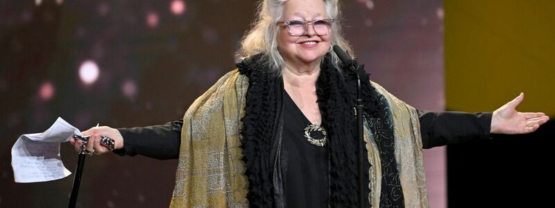 Schauspielerin Hanna Schygulla (80) wurde mit dem Ehrenpreis ausgezeichnet. - Foto: Sebastian Christoph Gollnow/dpa