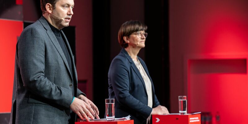 Erst die CSU, dann die SPD. Jetzt muss nur noch die CDU den Verhandlungen über eine schwarz-rote Regierung zustimmen. - Foto: Bernd von Jutrczenka/dpa