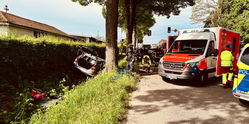 FW-DO: Verkehrsunfall in Dortmund-Hörde - Feuerwehr befreit Fahrer aus dem PKW - Foto: presseportal.de