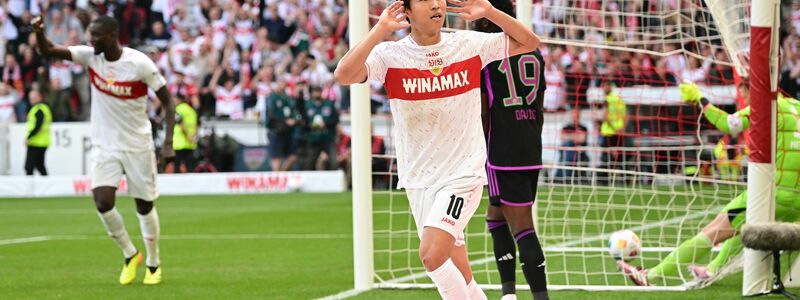 Torschütze Wooyeong Jeong und der VfB feierten gegen die Bayern einen Sieg. - Foto: Bernd Weißbrod/dpa