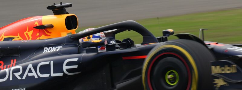 Red-Bull-Pilot Max Verstappen baute damit seinen Vorsprung im WM-Klassement weiter aus. - Foto: Andy Wong/AP/Archivbild