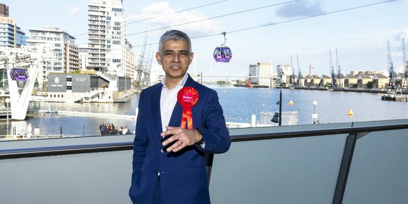 Der Labour-Politiker Sadiq Khan wird in der City Hall in London zum Bürgermeister von London wiedergewählt. - Foto: Jeff Moore/PA Wire/dpa