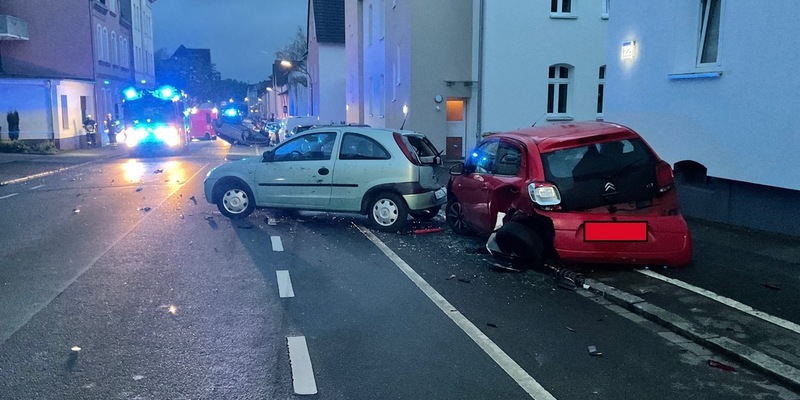 FW-DO: Unfall in Mengede / PKW landet auf dem Dach - Foto: presseportal.de