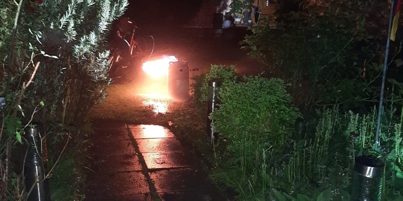 FW-E: Propangasflasche fängt Feuer - Schnelle Reaktion verhindert Schlimmeres - Foto: presseportal.de