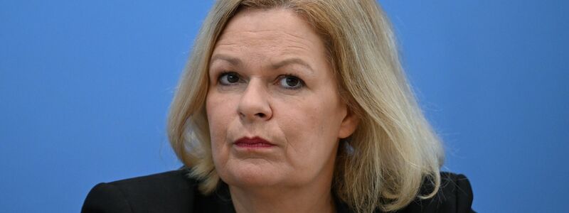 Bundesinnenministerin Nancy Faeser (SPD) und ihre Kolleginnen und Kollegen wollen sich darüber austauschen, wie die Sicherheit der europäischen Seehäfen im Kontext der Drogenkriminalität gestärkt werden kann. - Foto: Britta Pedersen/dpa