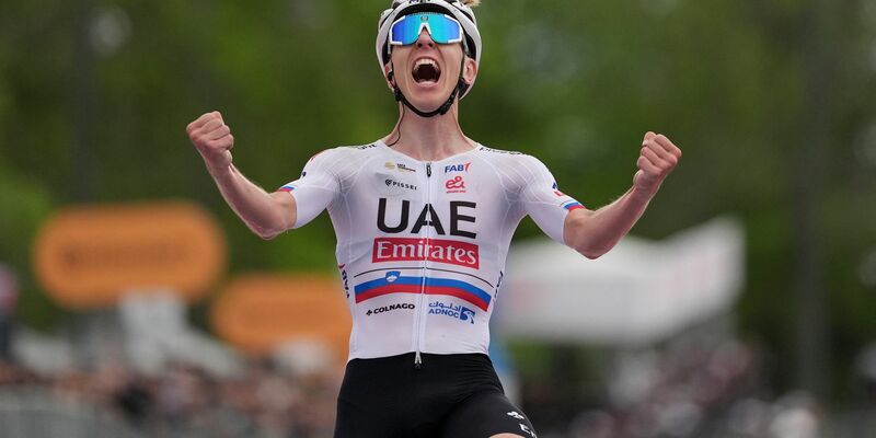 Baute seinen Vorsprung in der Gesamtwertung aus: Tadej Pogacar. - Foto: Massimo Paolone/LaPresse/AP/dpa