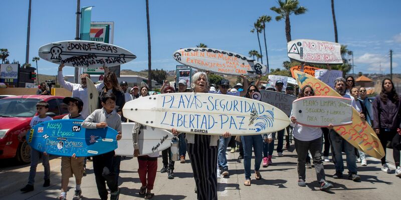 Im Fall der drei vermissten ausländischen Surfer ist gegen einen Verdächtigen ein Haftbefehl vollstreckt worden. Ihm werde vorgeworfen, die drei Männer verschwinden lassen zu haben. - Foto: Karen Castaneda/AP/dpa