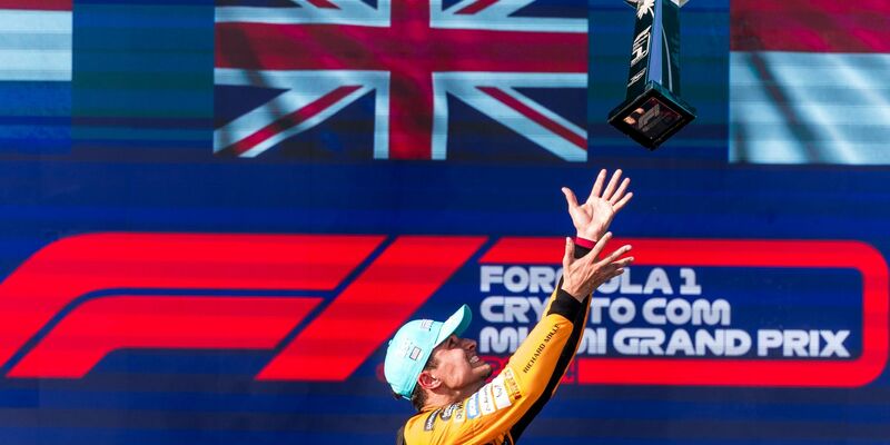 McLaren-Pilot Lando Norris hat den Großen Preis von Miami geonnen. - Foto: Qian Jun/XinHua/dpa