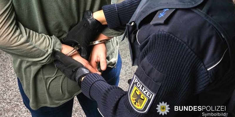 Bundespolizeidirektion München: Aggressiver Ladendieb am Hauptbahnhof München gestellt und festgenommen - Foto: presseportal.de