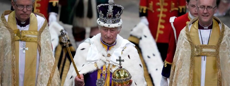 Der britische König Charles III. nach seiner Krönungszeremonie in der Westminster Abbey. - Foto: Kirsty Wigglesworth/Pool AP/AP
