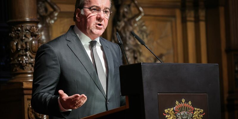 Sieht in Deutschland keinen Spielraum mehr, der Ukraine Patriot-Systeme zu liefern: Boris Pistorius. - Foto: Christian Charisius/dpa