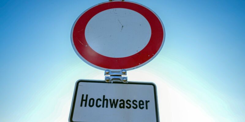 Eine Warnung vor Überschwemmungen für Wenden im Kreis Olpe wurde ausgesprochen. - Foto: Soeren Stache/dpa
