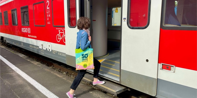 Vergünstigtes Deutschland-Ticket und Dienstradleasing / dennree fördert klimafreundlichen Arbeitsweg - Foto: presseportal.de