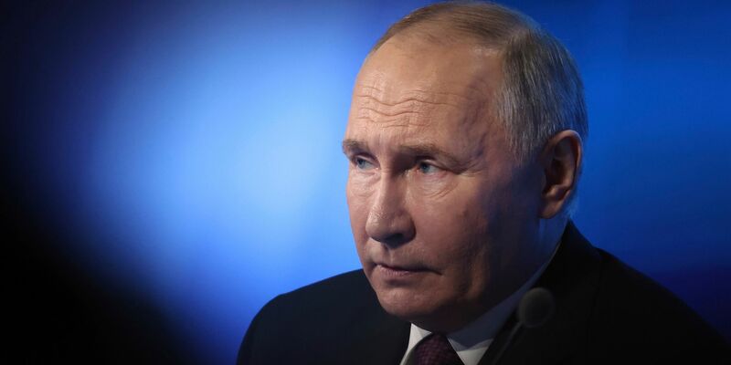 Wird im August 25 Jahre an der Macht sein: der russische Staatschef Wladimir Putin. - Foto: Alexander Kazakov/Pool Sputnik Kremlin/AP/dpa