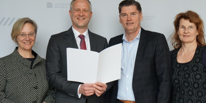 Univ.-Prof. Dr. med. Bernd Bittersohl übernimmt Chefarztposition der Orthopädischen Klinik am Klinikum Bielefeld / Ruf an die Medizinische Fakultät OWL - Foto: presseportal.de