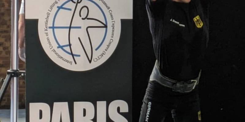 POL-COE: Kreis Coesfeld, Paris/ Mit Schweiß und Schwung auf Platz 1/Diensthundführer Jannis Zimmermann Europameister im Kettlebell-Sport - Foto: presseportal.de