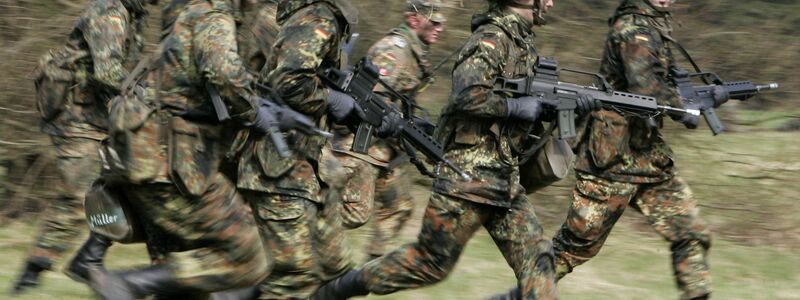 2011 war die Wehrpflicht in Deutschland nach 55 Jahren ausgesetzt worden. - Foto: Frank May/dpa