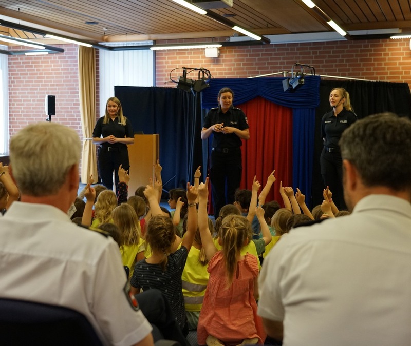 POL-LG: Präventionspuppenbühne der Polizeidirektion Lüneburg sensibilisiert Vorschulkinder zur Sicherheit im Straßenverkehr - Foto: presseportal.de