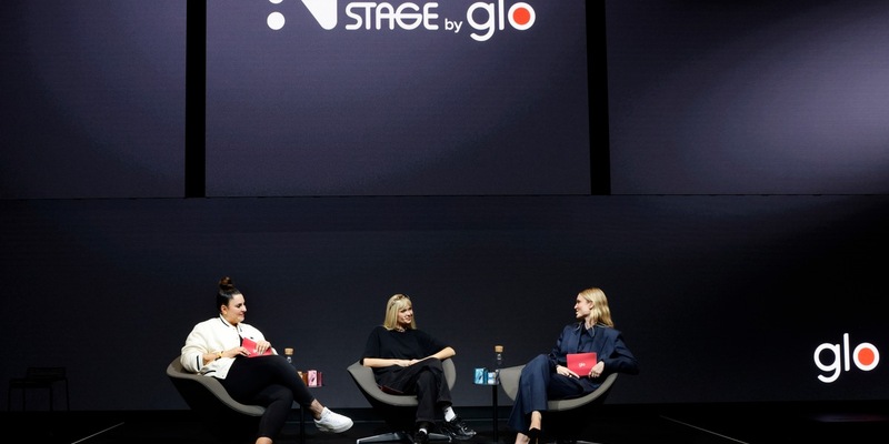 glo(TM) inszeniert seine innovative Markenwelt mit einer unvergleichlichen Präsenz auf der OMR - Foto: presseportal.de