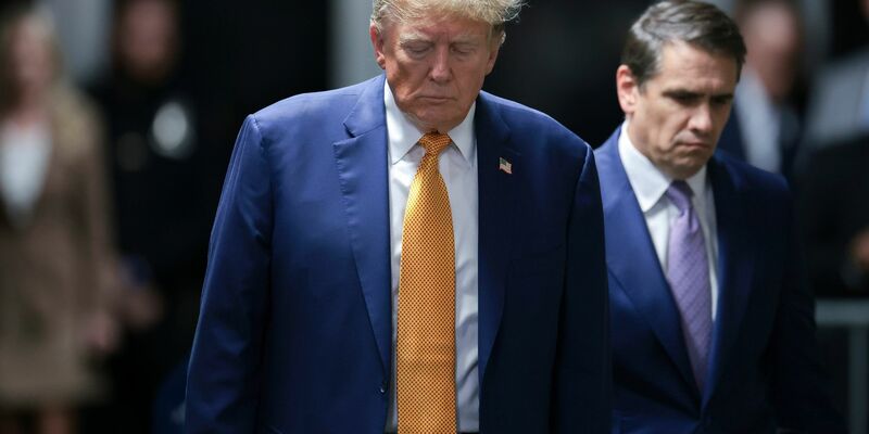 Dem ehemaligen US-Präsidenten Donald Trump drohen mehrere Jahre Haft. Der Fall könnte den US-Wahlkampf beeinflussen. - Foto: Win McNamee/Pool Getty Images North America/AP/dpa