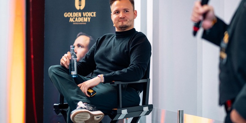KI vs. Mensch - Patrick Khatrao verrät, ob die KI-Stimme den Hörbuchsprecher wirklich ersetzen kann - Foto: presseportal.de