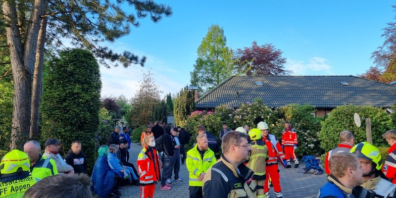 RKiSH: Linienbus im Graben - Großeinsatz für den Rettungsdienst - Foto: presseportal.de