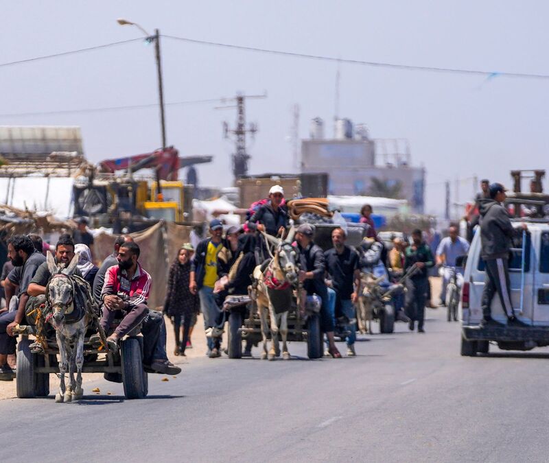 Die islamistische Hamas hat angekündigt, sie wolle die für kommenden Samstag vorgesehene nächste Freilassung israelischer Geiseln auf unbestimmte Zeit verschieben - Foto: Abdel Kareem Hana/AP/dpa
