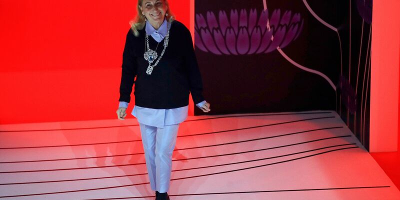 Miuccia Prada feiert ihren 75. Geburtstag (Archivbild). - Foto: Luca Bruno/AP/dpa