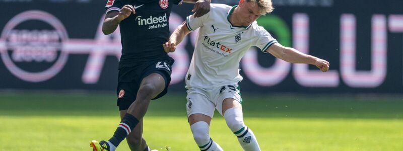 Gladbach und Frankfurt lieferten sich eine umkämpfte Partie im Borussia-Park. - Foto: David Inderlied/dpa