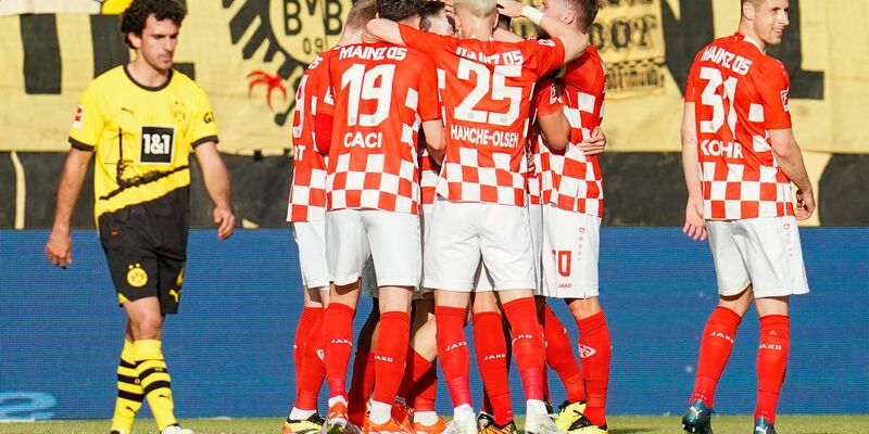 Mainz 05 feierte einen wichtigen Sieg im Abstiegskampf und besiegte schwache Dortmunder klar. - Foto: Uwe Anspach/dpa