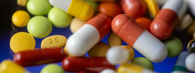 Gefragte Arzneien: In der Pharma- und Chemiebranche bleibt die Beschäftigung insgesamt stabil. - Foto: Hendrik Schmidt/dpa