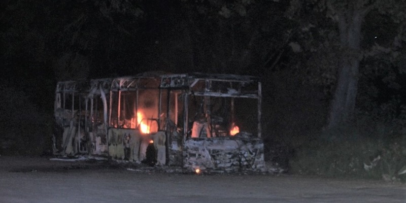 FW Witten: Schulbus fängt Feuer - Foto: presseportal.de