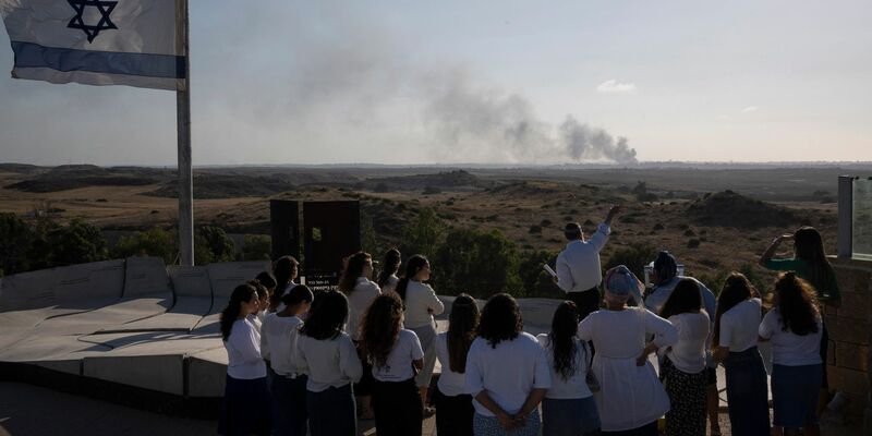 Rauch über dem Gazastreifen: Die israelische Armee weitet ihre Angriffe auf Gebiete aus, in denen das Militär schon zuvor im Einsatz war. - Foto: Leo Correa/AP