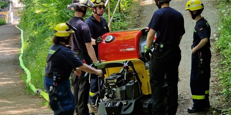 FW-EN: Waldbrandübung an der Burgruine Volmarstein - Foto: presseportal.de