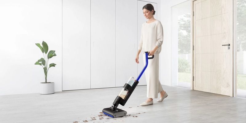 Dyson launcht ersten Wischsauger für gründliche und hygienische Nassreinigung von Hartböden / Der Dyson WashG1 Wischsauger entfernt nassen wie trockenen Schmutz in einem Durchgang - Foto: presseportal.de