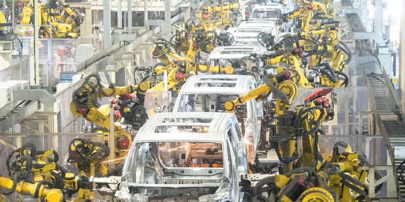 Die EU-Kommission untersucht seit vergangenem Herbst, ob E-Autos in China von wettbewerbsverzerrenden Subventionen profitieren. - Foto: Xiao Yijiu/XinHua/dpa