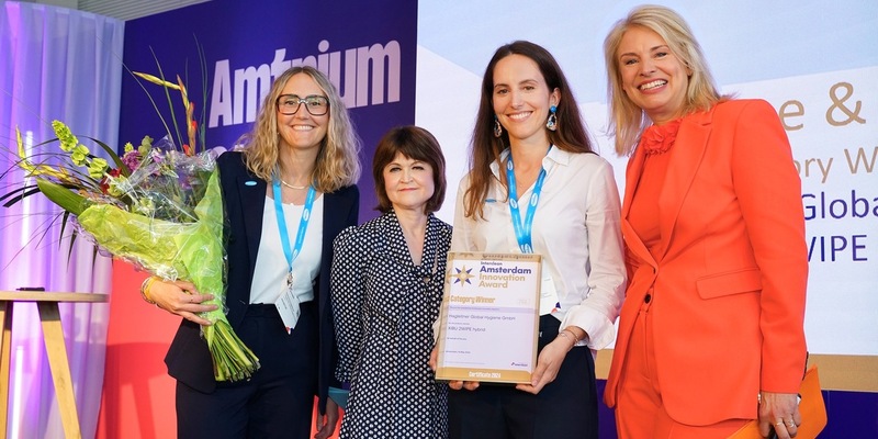 Nun auch Amsterdam und German Innovation Award: Es hagelt Preise für den ersten berührungslosen Feuchttuchspender überhaupt - Foto: presseportal.de