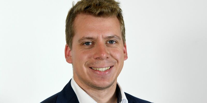 Gerade im Bereich der Wärmewende brauche es über den vom Bund gegebenen aktuellen Rahmen hinaus Sicherheit für die Folgejahre, wie die Finanzierung des Umbaus der Wärmeversorgung geplant sei, sagt Joschka Knuth (Grüne). - Foto: Carsten Rehder/dpa