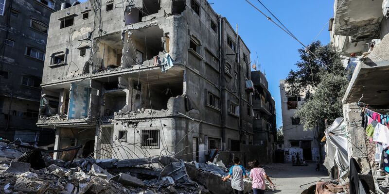 Neben Impfstationen gibt es mobile Teams, die zu Familien nach Hause gehen. - Foto: Abed Rahim Khatib/dpa